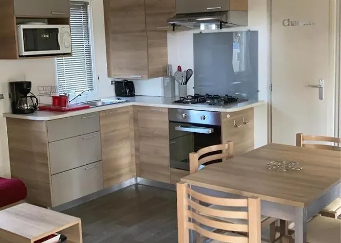 캠프장 Mobilhhome 4 A 6 Personnes Terrasse Couverte *